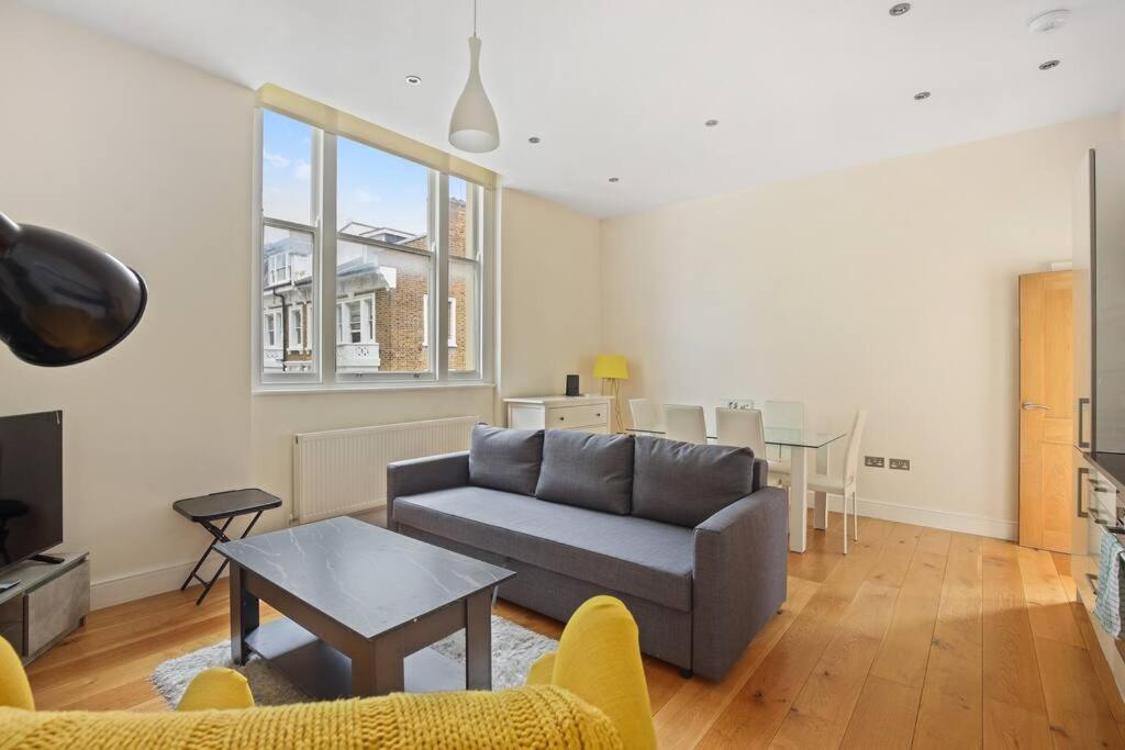 Stylish 1-bed Flat In Prime Kensington Location * Londra