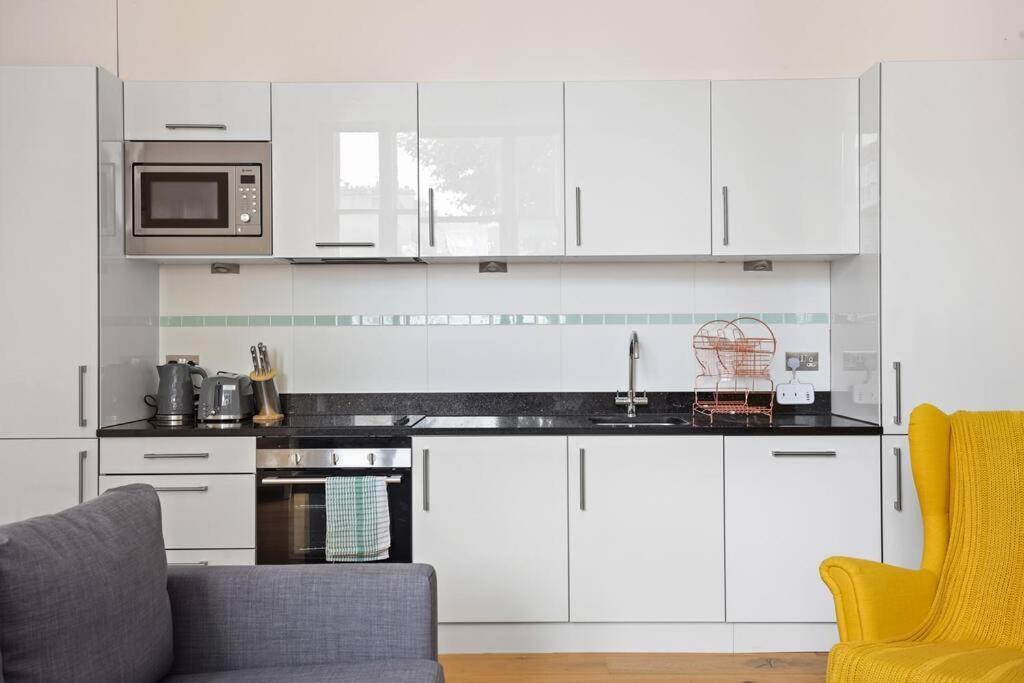 Appartamento Stylish 1-bed Flat In Prime Kensington Location *