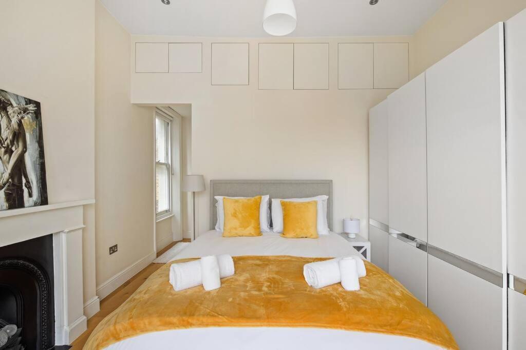Stylish 1-bed Flat In Prime Kensington Location Appartamento