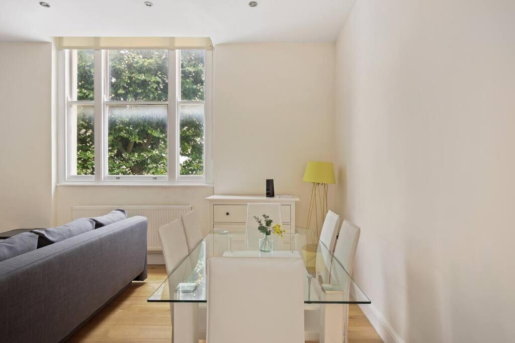 Stylish 1-bed Flat In Prime Kensington Location Londra